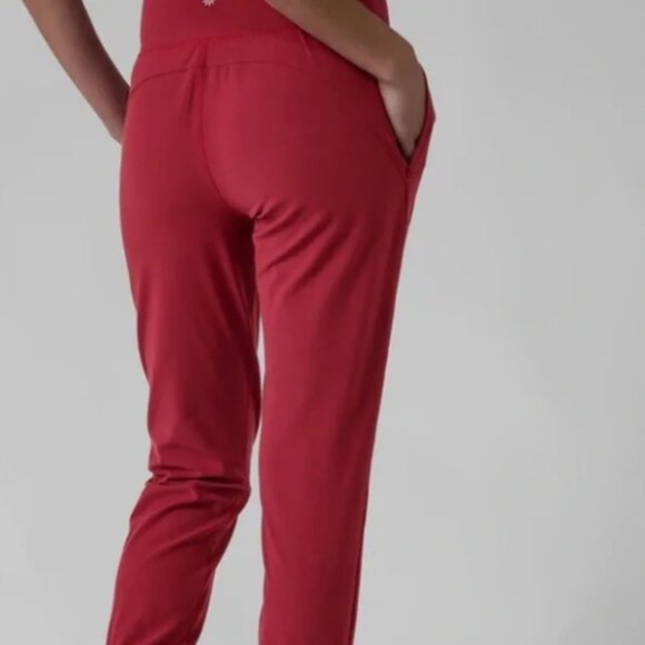ATHLETA Salutation Jogger red, size small - Picture 3 of 5